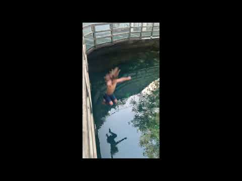 Waynesville, MO- Roubidoux Spring "Spring into Action": Slow Motion (Pulaski County, USA, Route 66)