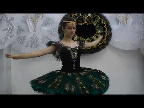 Costum de balet  P 1119 - video 3