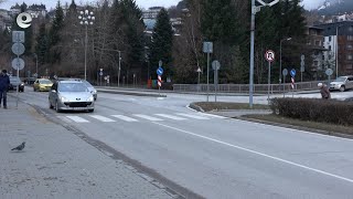 71-годишен смолянчанин е с опасност за живота, след като бе блъснат от кола на пешеходна пътека