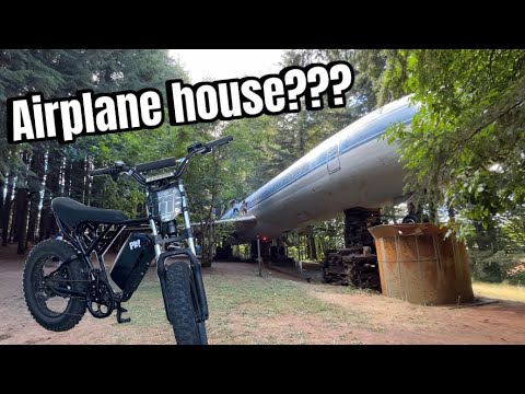 Exploring a Airplane House with Ridstar Q20