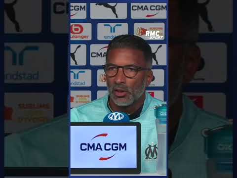 Le visage fermé de Beye en conf'...