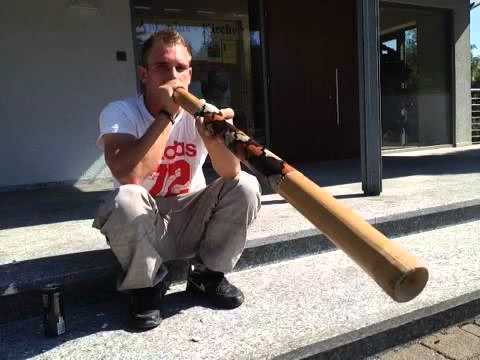movbeats - the didgeridoo cowboy Alex