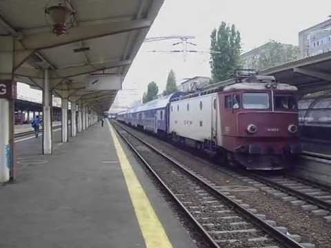 40-0811-6 cu R3003 Bucuresti Nord-Brasov cu 3 vagoane proaspat iesite de la RK 11.10.2012