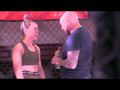 IÚR FC 4 - Raquel Garcia  vs Eabha Cruise