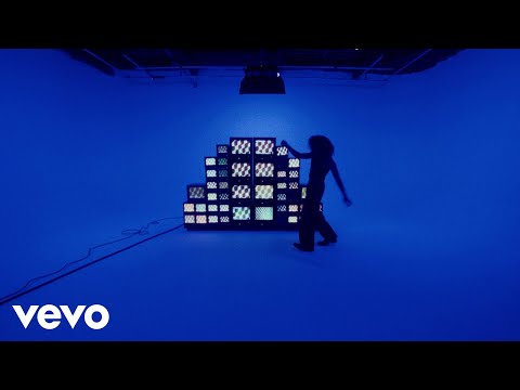 Jelani Aryeh - Breaking By (Official Video)