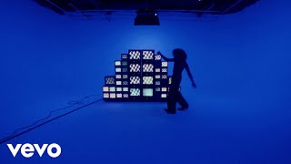 Jelani Aryeh – “Breaking By”