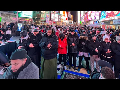 LIVE Tarweeh in Times Square! IRL DAWAH