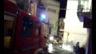 preview picture of video 'Incendio a Regalbuto notte 1 marzo 2009 auto distrutta e appartamenti danneggiati'
