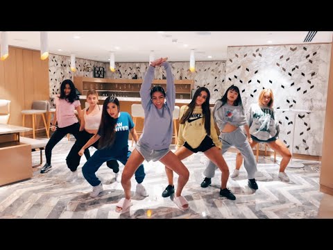 Now United Dancing to 'Paraná'