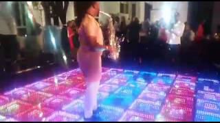 Yemi Sax- performs SHO LE