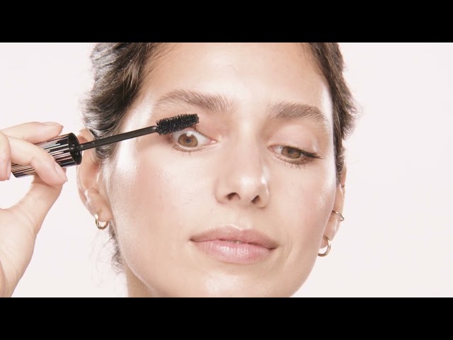 Vidéo teaser pour Hyper Lash Mascara 010