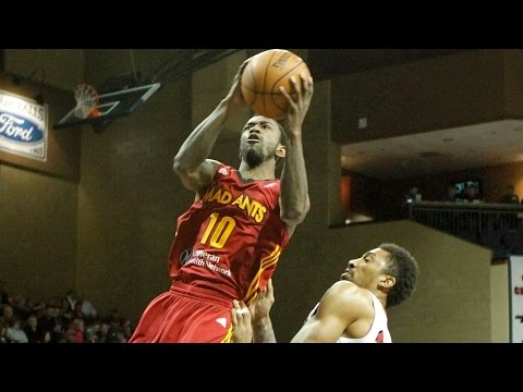 Russ Smith tallies 16 points, 8 assists against the Skyforce