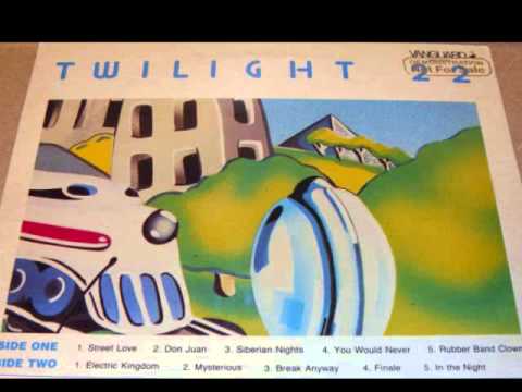 Twilight 22 - Rubber Band Clown
