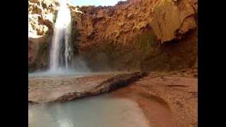 preview picture of video 'Mooney Falls @ bottom of Havasupa Campgrounds, Supai, AZ'