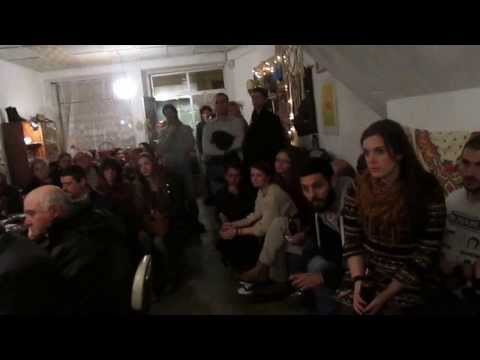 ARMANDO MORGADO FADO , ACTUOU NO DAR A SOLA NA RUA DOS CALDEIREIROS NO PORTO