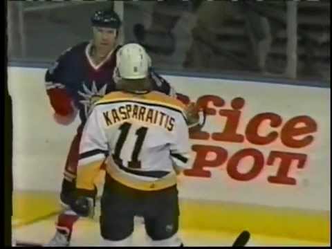 Mark Messier vs Darius Kasparaitis