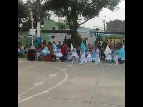Defile en la escuela Treviño de unda