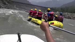 preview picture of video 'Rafting@Ganges River June 2-3, 2012'