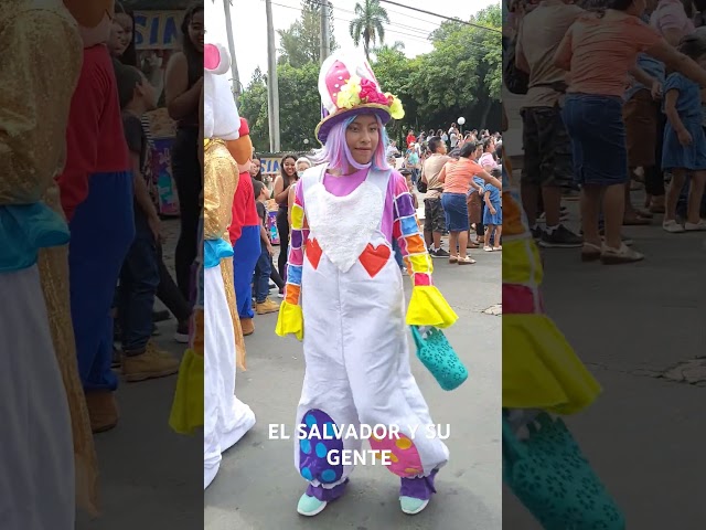 Vídeo relacionado con Dtiaagto Disfraz de payaso para adultos, 6 piezas, peluca roja y nariz roja para circo, carnaval, cosplay y fiestas