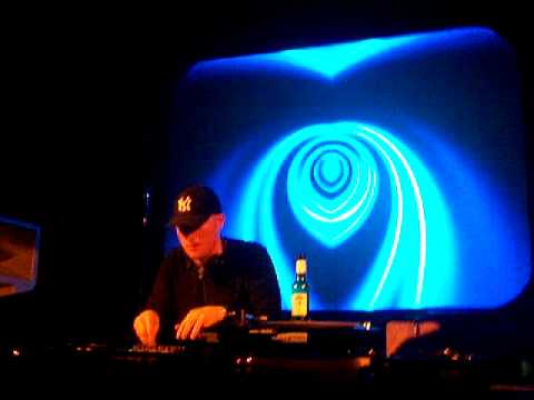 Eric Prydz  Live @ The Arches, Glasgow (01-03-2008) (02H01)