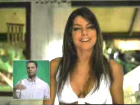 Havaiana commercial with an interpreter for the deaf people