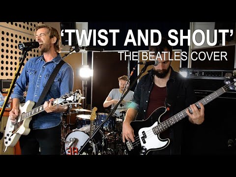 TWIST AND SHOUT - The Beatles COVER by Andy Guitar Band