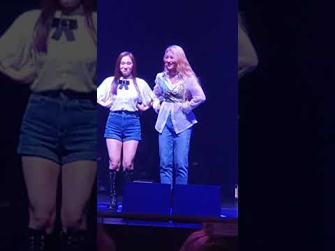 190322 DC in SG - talk 1 (siyeon focus)
