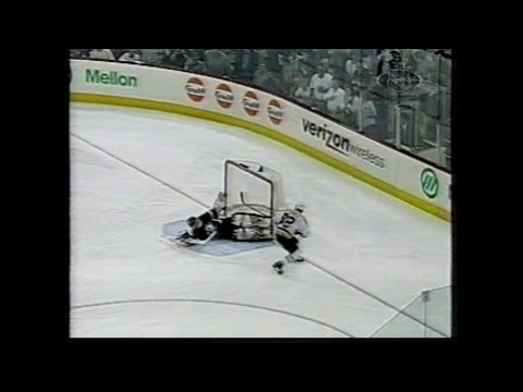 Dominik Hasek Penalty Shot Save on Martin Straka - 2001 Playoffs