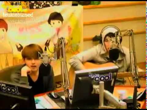 120410 Sukira - Sungmin on the guitar [ Just the Two of Us]