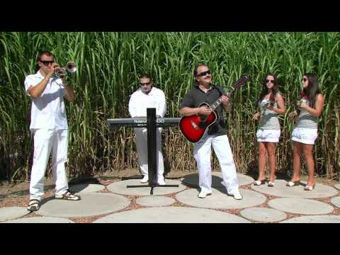 Jacek Kierok - W aksamitnych płatkach róży