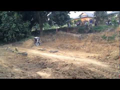 the legand azrin hadie vs belalang at new trek