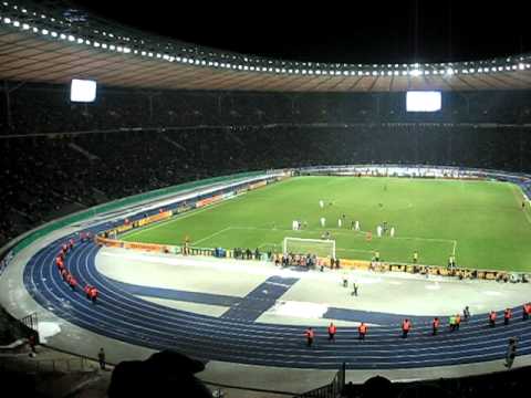 Tor Elfmeter Filip Daems - Pokalviertelfinale Hertha - Gladbach - Gästeblock