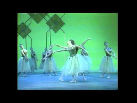 Merrill Ashley and Gerald Ebitz in Balanchine's "Emeralds"