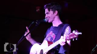 Drake Bell Corrects The Crowd