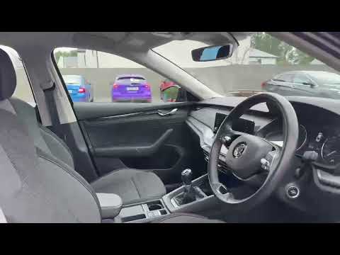 Mercedes-Benz GLC-Class 2018 Avantgarde 220D 4mat - Image 2