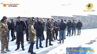 Պատերազմին մասնակցած մոտ 2700 մարդ առ այսօր չի՞ վարձատրվել. քաղաքացիների ակցիան ՊՆ-ի մոտ