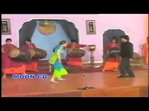 mujra har pasey dhol wajdey   nargis mujra 2010 new HD from sabir abrar