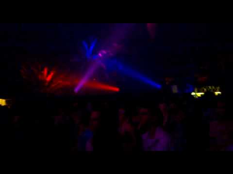 Fedde le Grand @ Pyramide Vösendorf played Cygnus X - Superstring Nicky Romero Rmx