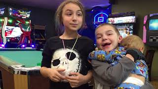 OPENING FRIENDLY PRIZE MONSTERS GLOW MACHINE PRIZE CAPSULES PART 2