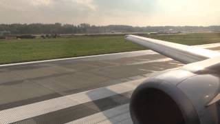 preview picture of video 'Boeing 737-400 (SP-LLE) LOT Polish Airlines take off from Cracow'