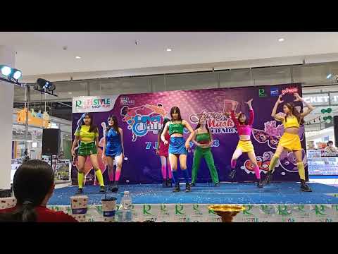 Hexagon on Stage - Dice Nmixx 7 Jan 2023