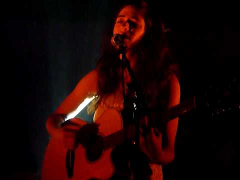 Fanny Krief .. Concert Privé Studio SFR 1ère Partie Charlie WINSTON 19/11/09