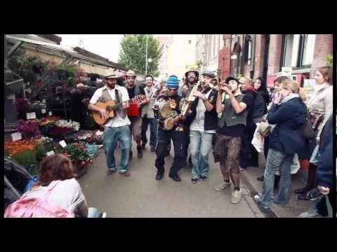 NEW VIDEO!! --PISTOLEROS DE LA PAZ-- first single from debut album 'TANTO CALOR'