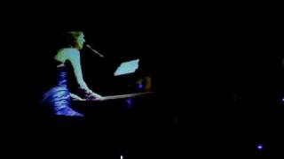 Sarah Slean - Looking For Someone - Live