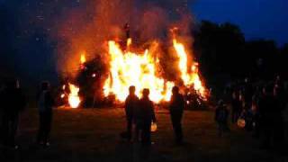 preview picture of video 'Feuerwehr Crosta Hexenbrennen 2009'