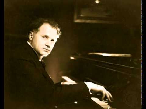 Wilhelm Backhaus plays Schubert Impromptu, D.935 No.2 - Live