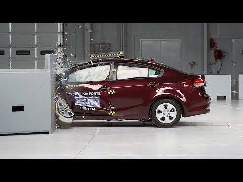 Kia Cerato/Forte 2017 obtiene el Top Safety Pick + del IIHS