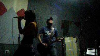 Breathless con Calibre 82