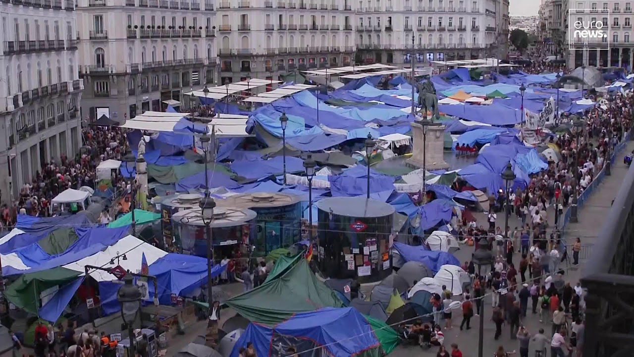 Gritos de "huelga general" después de que el Congreso tumbe los dos decretos de vivienda en España