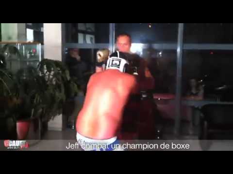 Jeff combat un champion de boxe